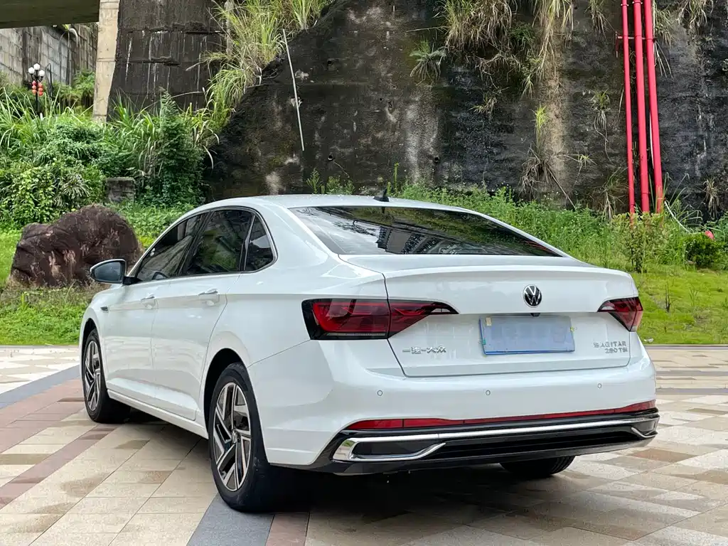 Volkswagen Sagitar — миниатюра 7
