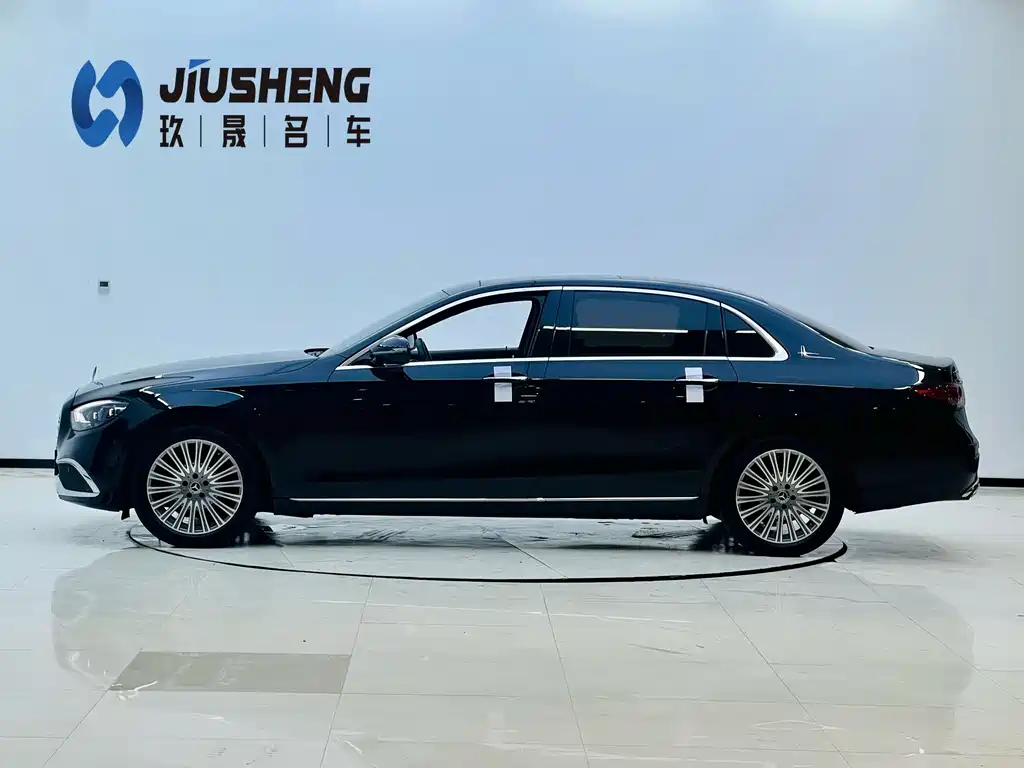 Mercedes-Benz E-Class — миниатюра 3