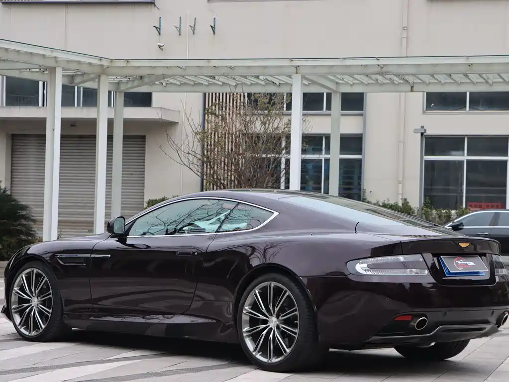 Aston Martin Virage — миниатюра 48