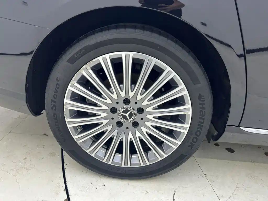Mercedes-Benz E-Class — миниатюра 19