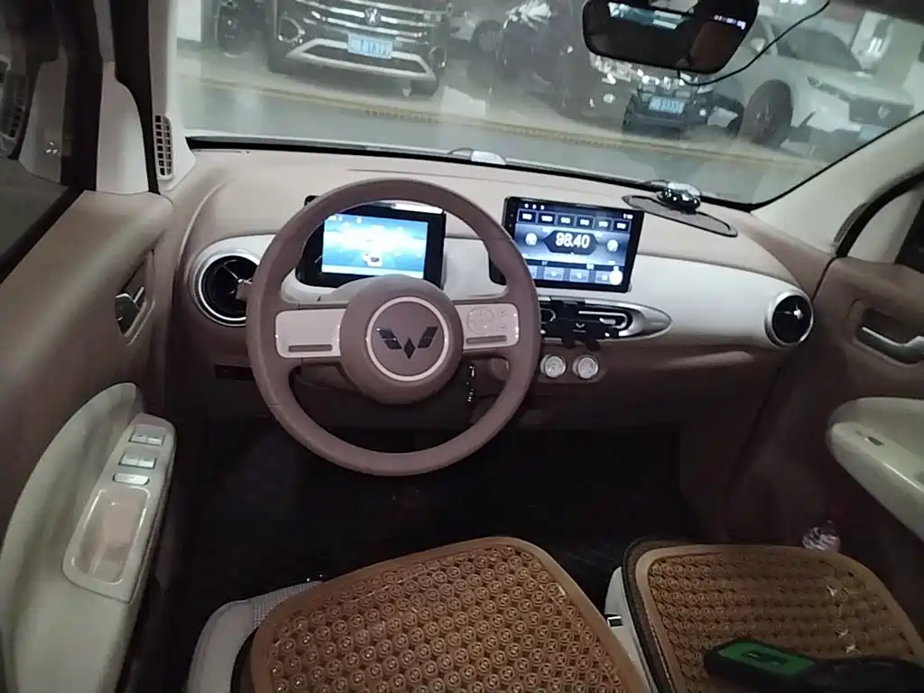 Wuling MINIEV — миниатюра 11
