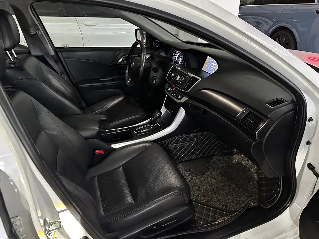 Honda Accord — миниатюра 13