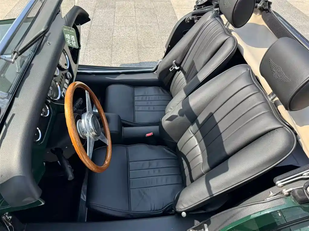Morgan Plus 4 2013 2.0L Sport 2 мест