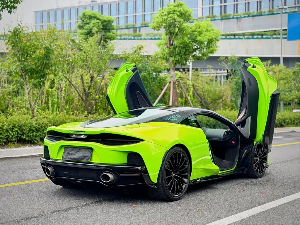 McLaren GT — миниатюра 5