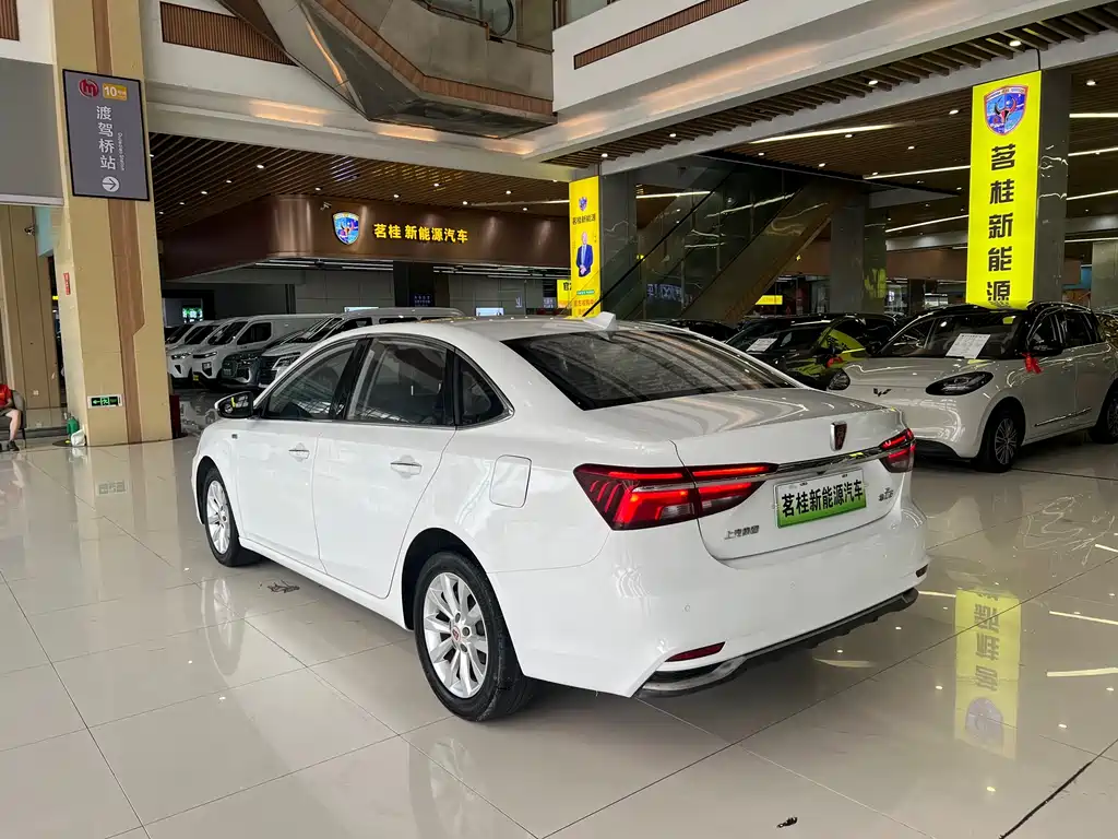 Roewe i6 2017 45T Smart