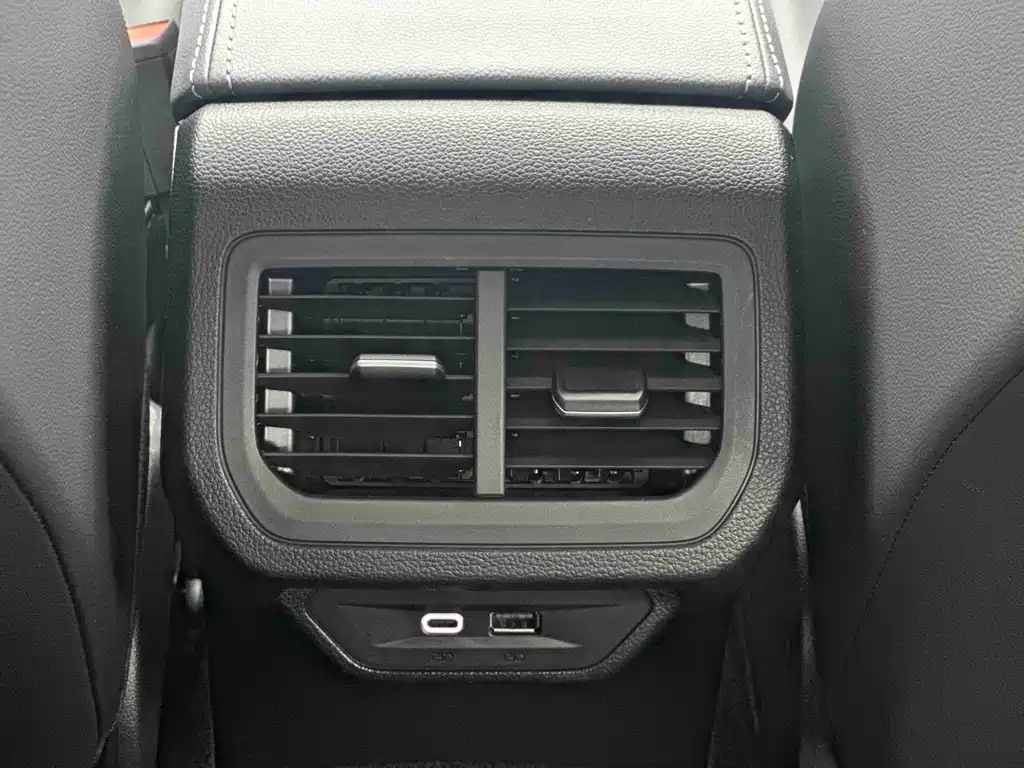 Volkswagen Lavida — миниатюра 9