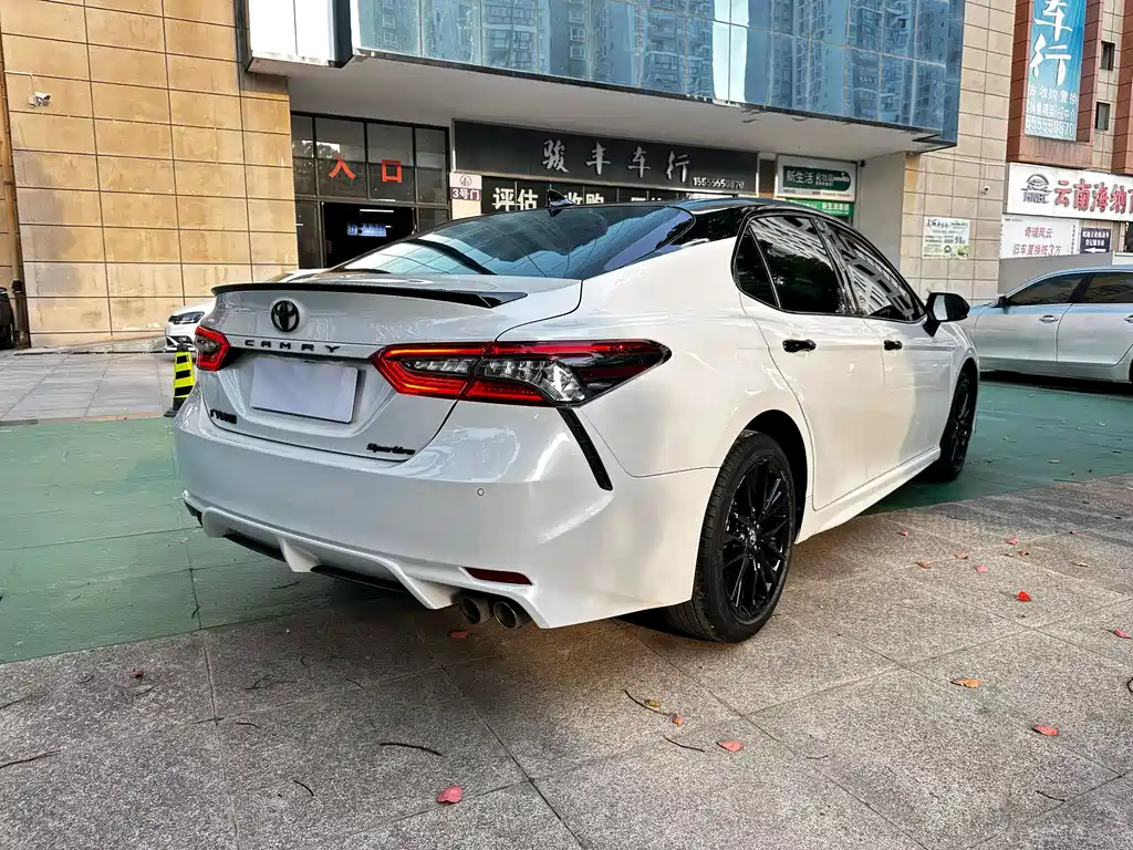 Toyota Camry 2.0S Knight Edition, фото 9