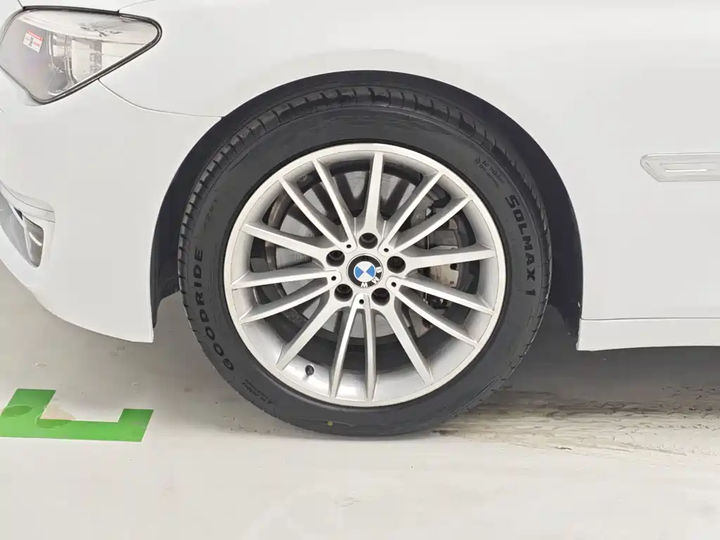 BMW 7 Series 7 2013 740Li Lead