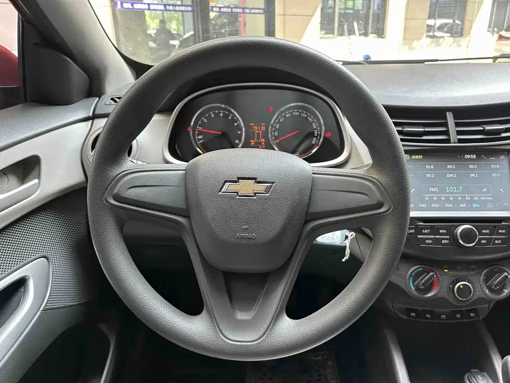 Chevrolet Sail — миниатюра 10