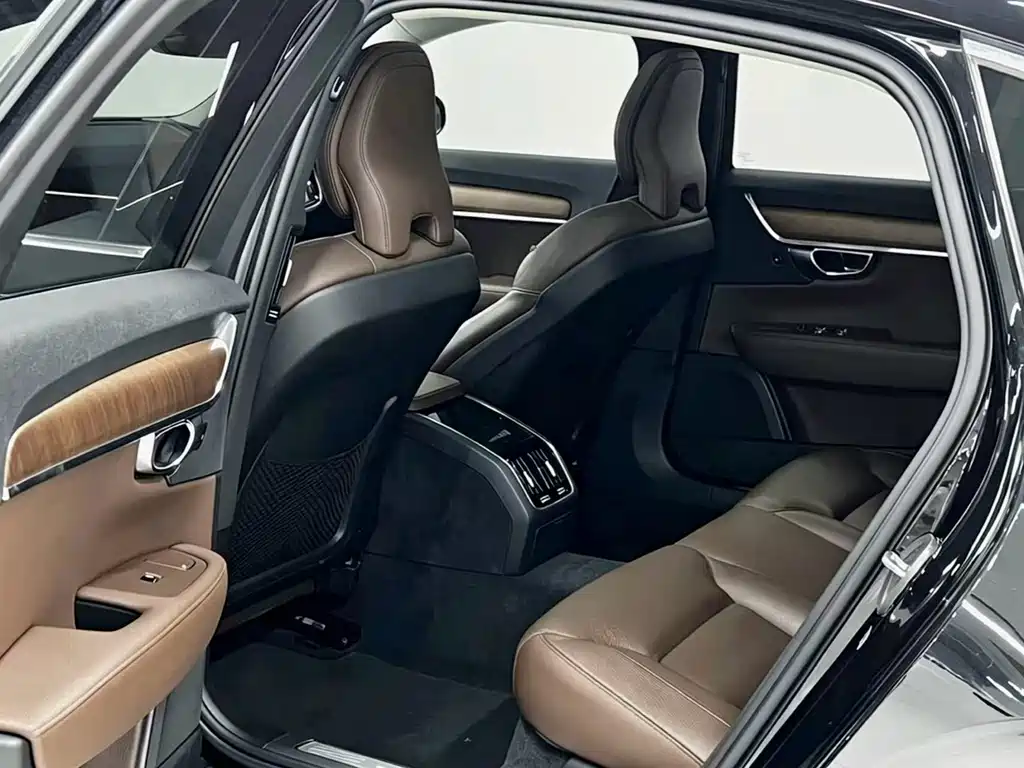 Volvo S90 — миниатюра 11
