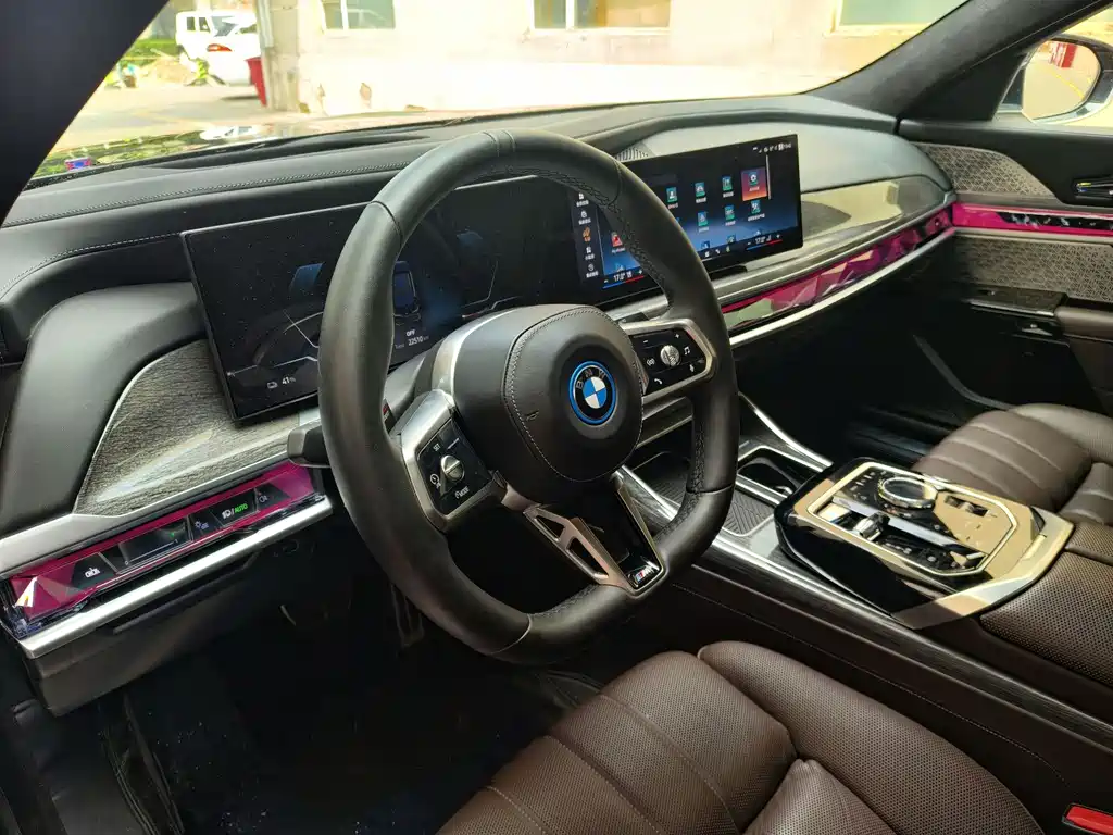 BMW i7 2023 xDrive60L M Sport