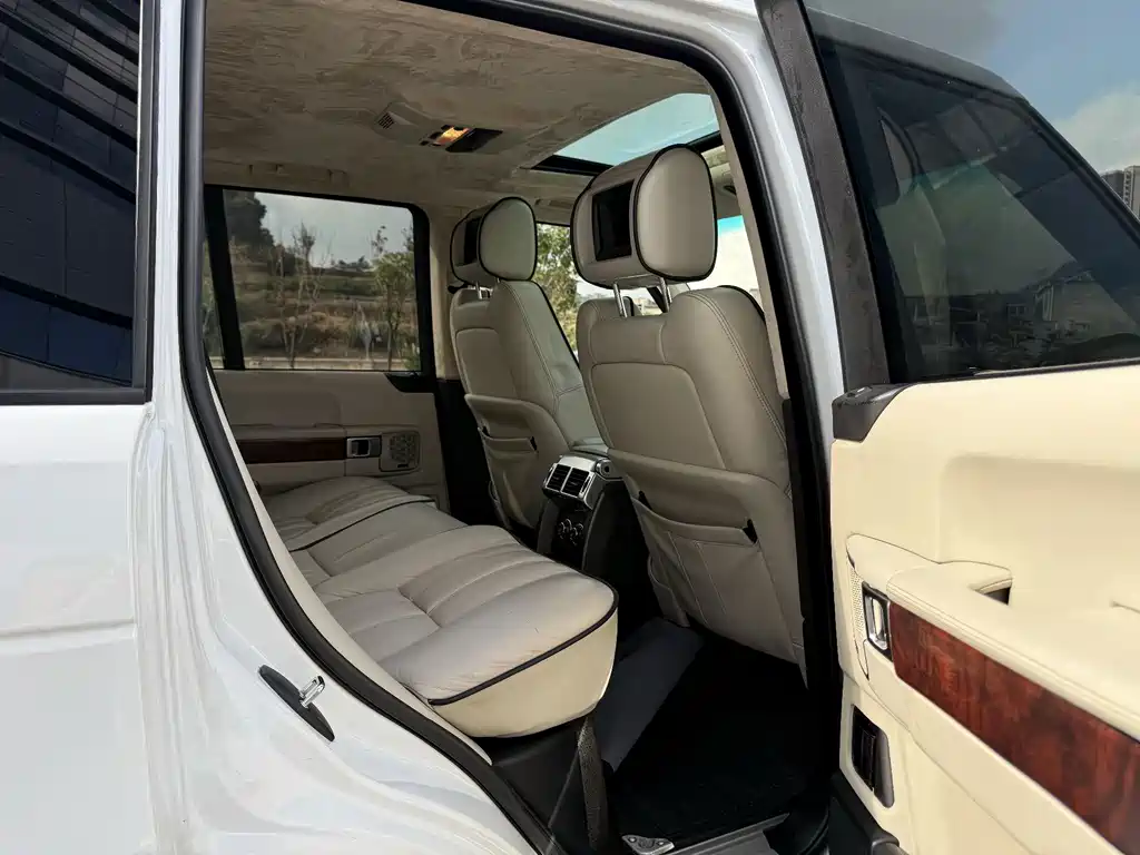 Land Rover Range Rover — миниатюра 7