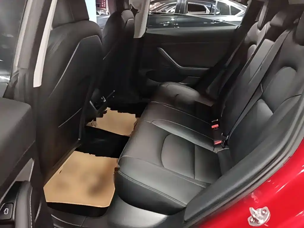 Tesla Model 3 — миниатюра 17