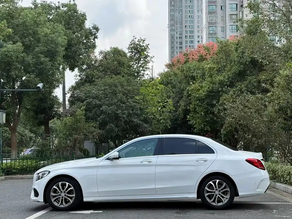 Mercedes-Benz C-Class — миниатюра 4