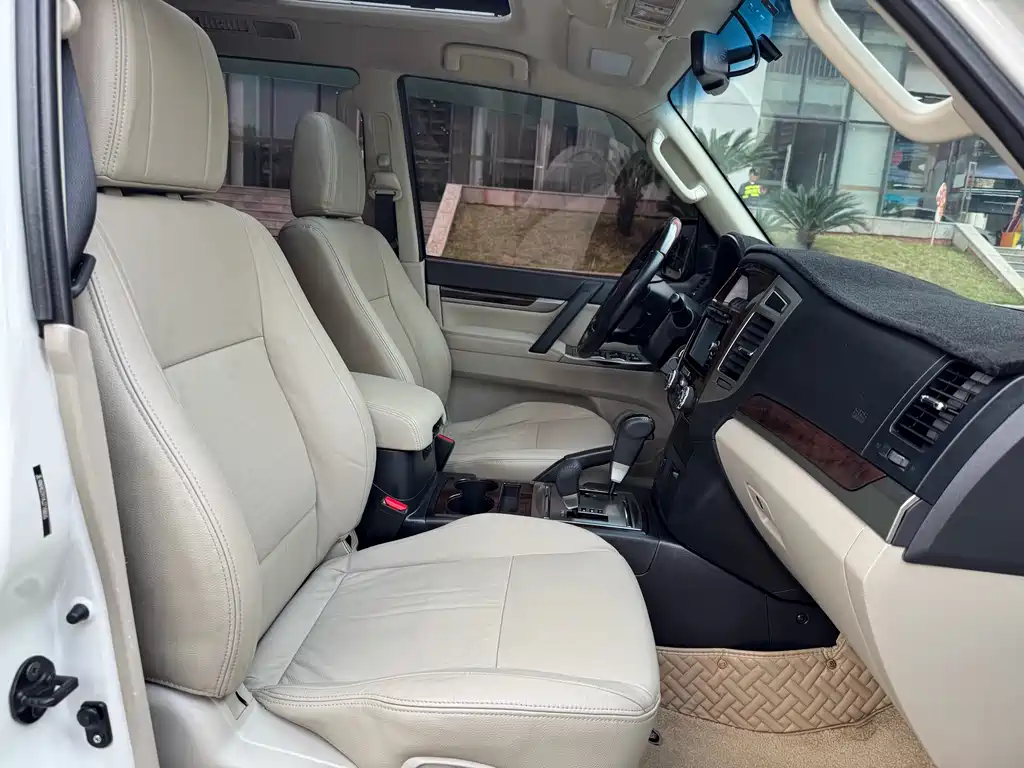 Mitsubishi V97 2019 3.8L AT