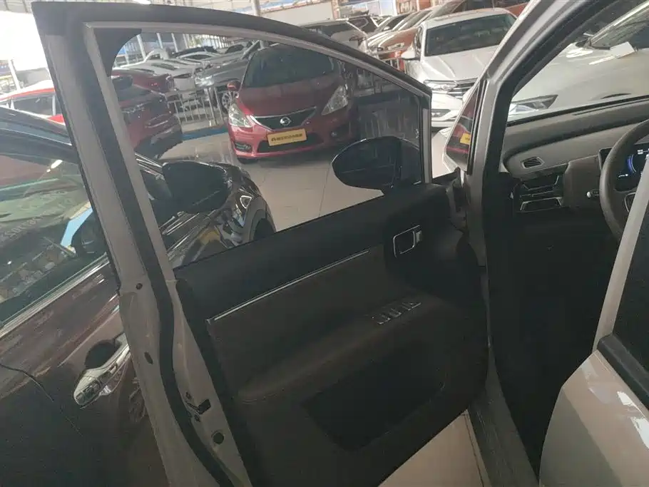 Wuling 730 2025 125km Luxury