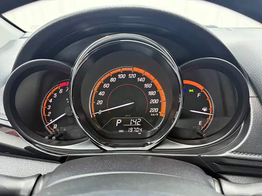 Toyota Yaris L — миниатюра 8
