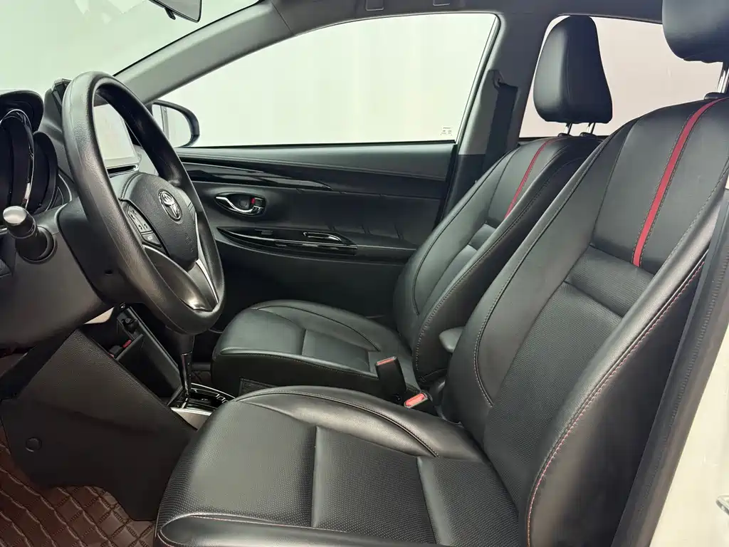 Toyota Yaris L — миниатюра 12