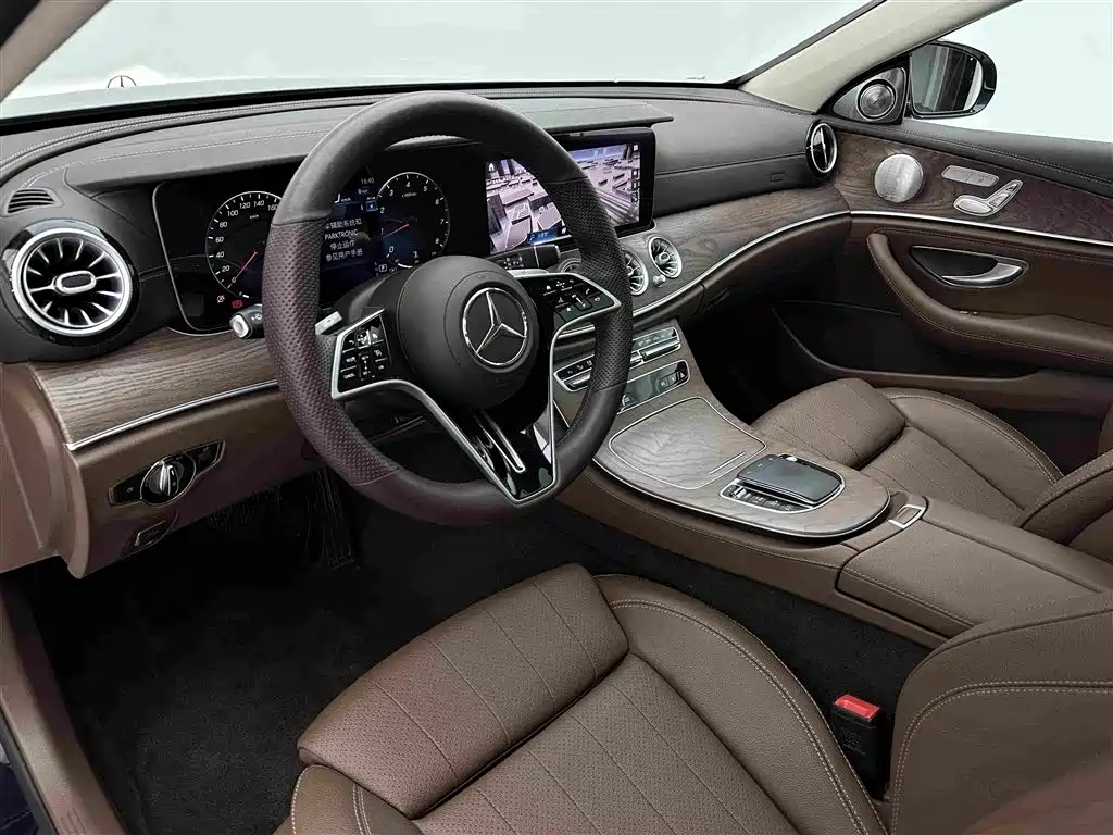 Mercedes-Benz E-Class 2023 — фото 15