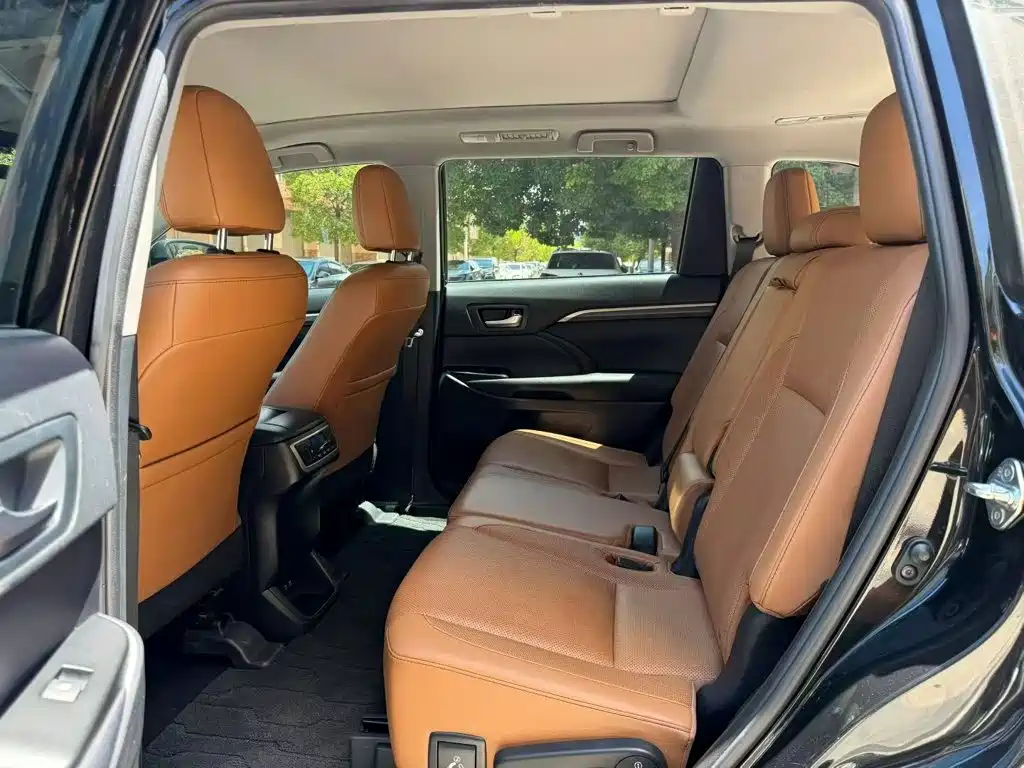 Toyota Highlander — миниатюра 7
