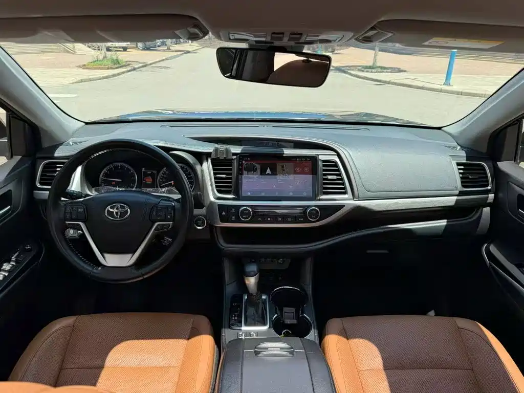 Toyota Highlander — миниатюра 8
