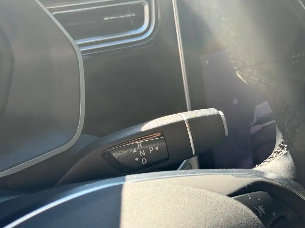 Tesla Model X — миниатюра 9