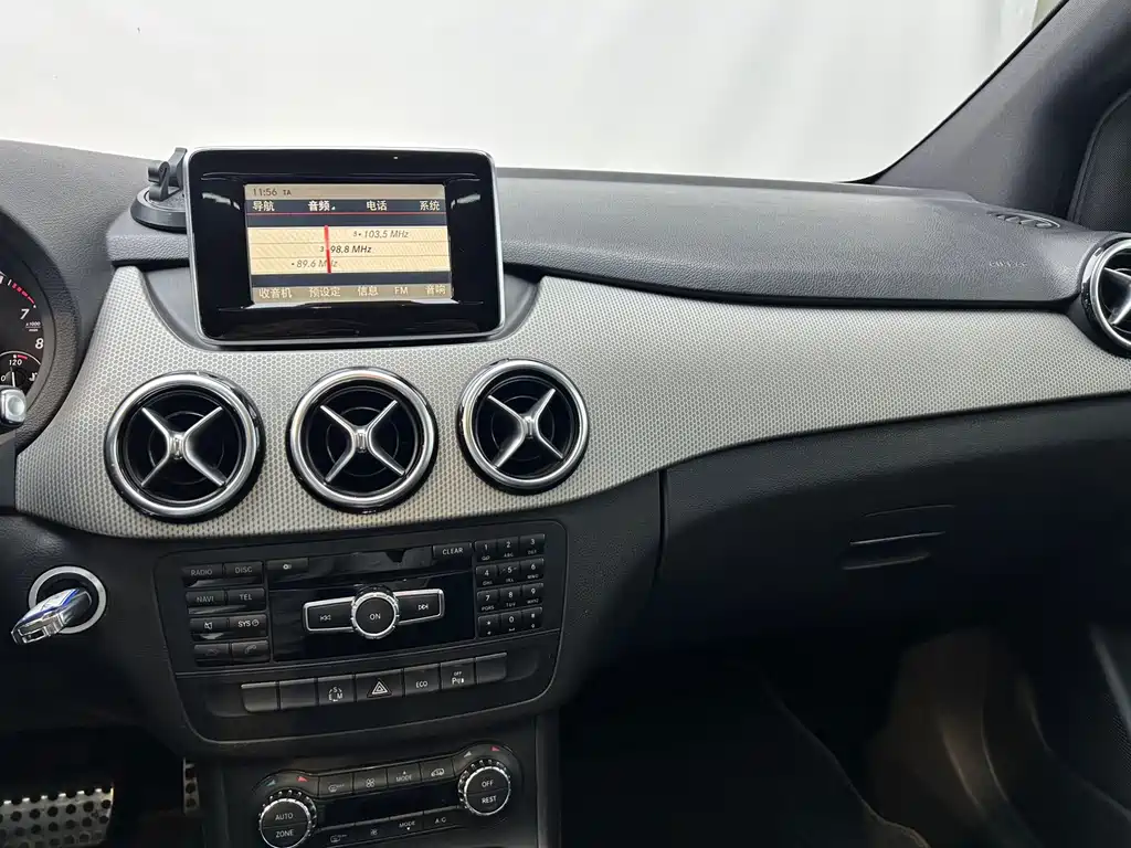Mercedes-Benz B-Class — миниатюра 15