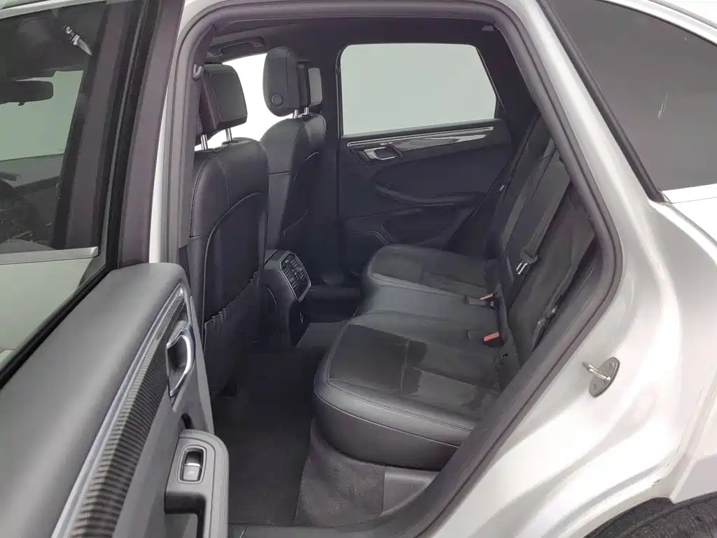 Porsche Macan — миниатюра 15