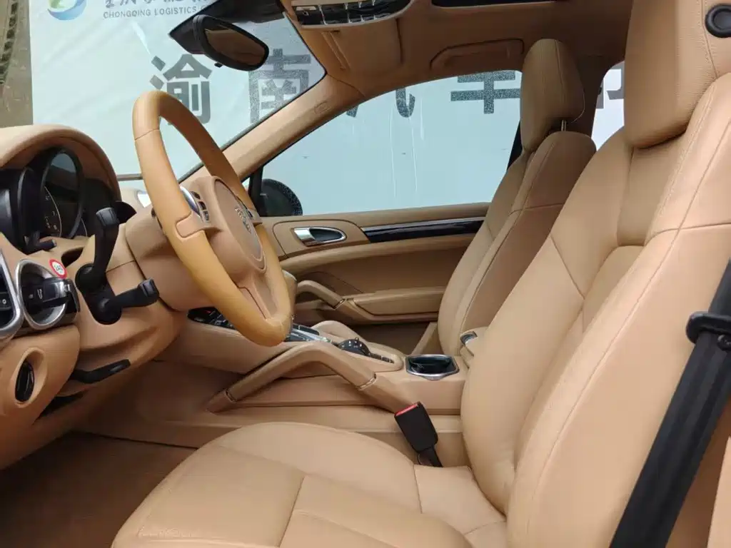 Porsche Cayenne — миниатюра 11