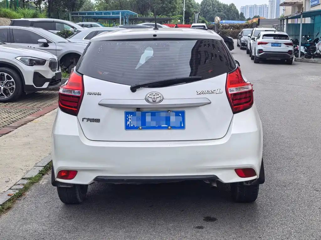 Toyota Yaris L — миниатюра 5