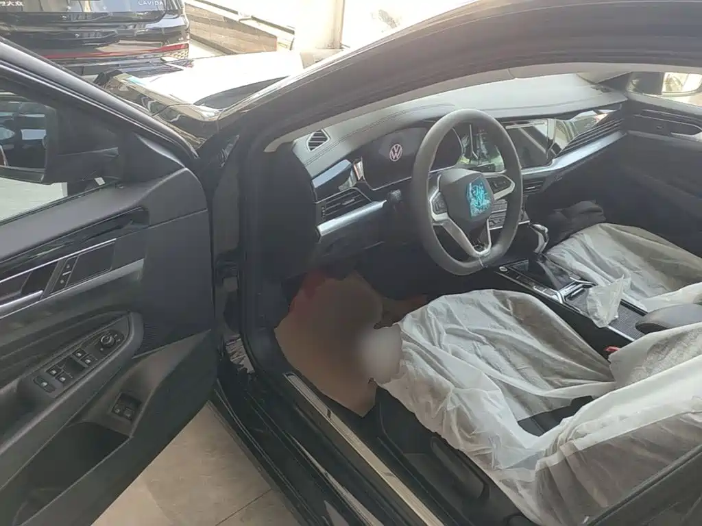 Volkswagen Passat PHEV — миниатюра 16