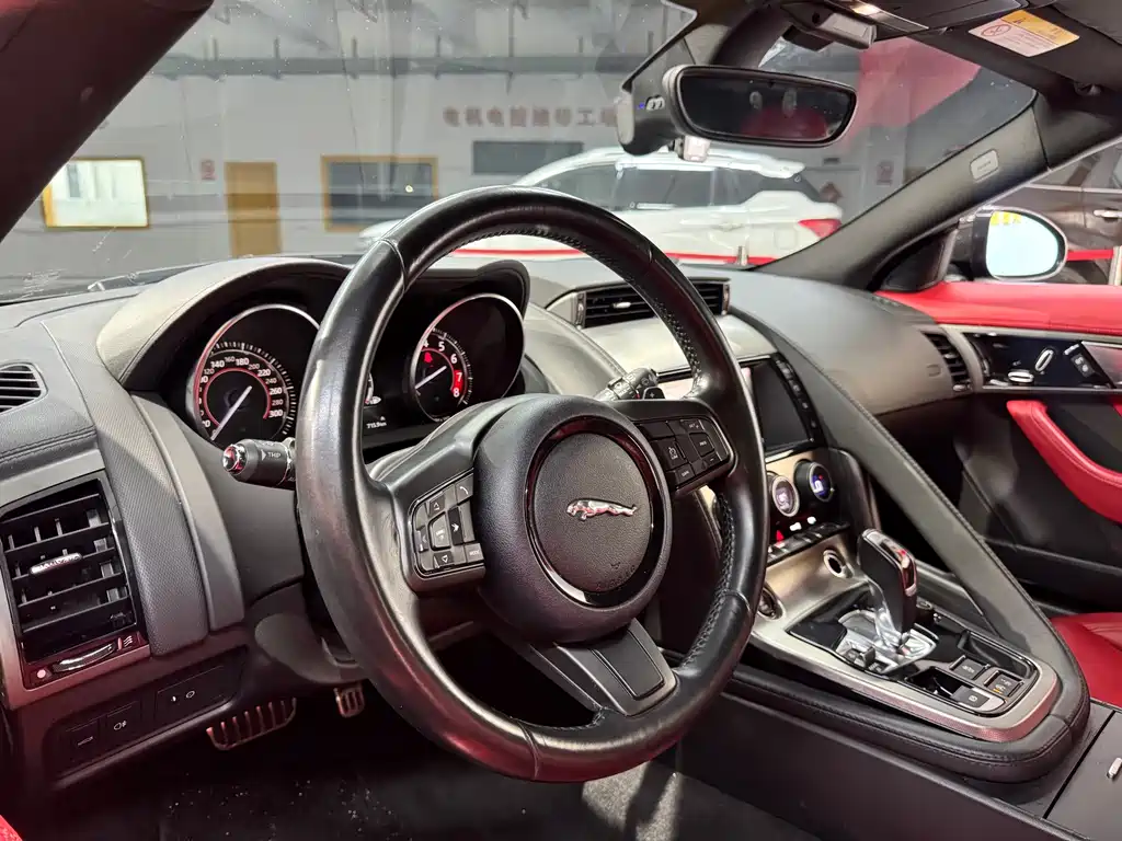 Jaguar F-TYPE — миниатюра 9