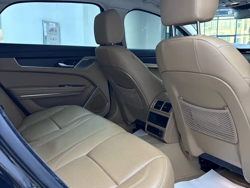 Jaguar XFL — миниатюра 9