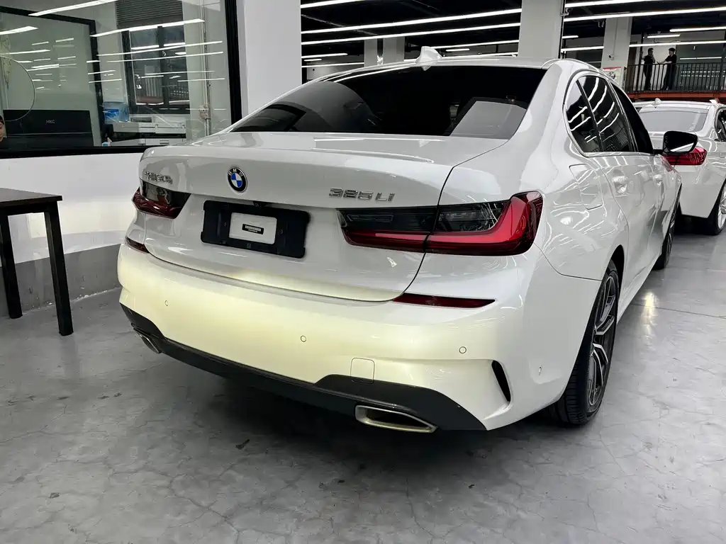 BMW 3 Series — миниатюра 13