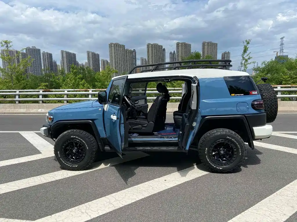 Toyota FJ Cruiser FJ 2020 4.0L AT