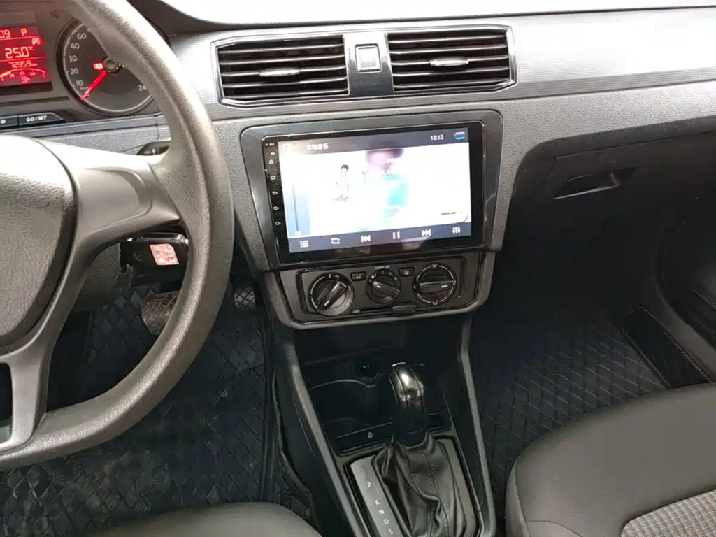 Volkswagen Santana — миниатюра 13