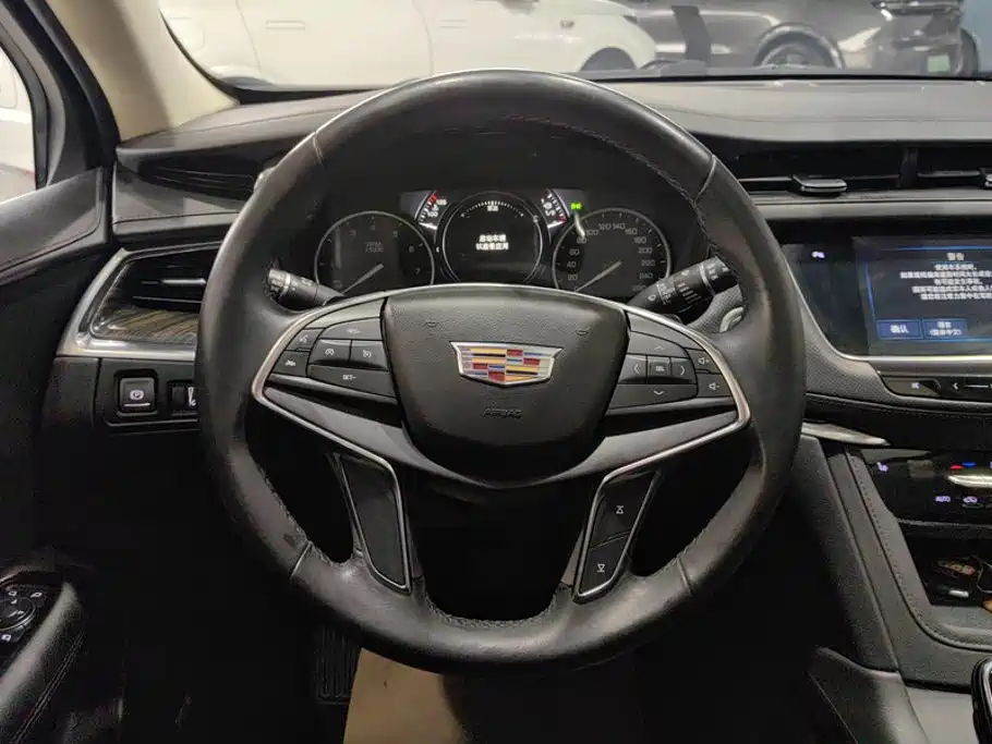 Cadillac XT5 — миниатюра 15