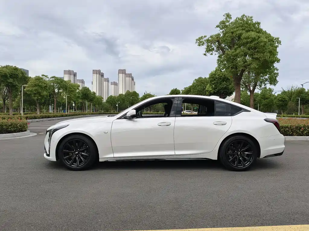Cadillac CT5 — миниатюра 6
