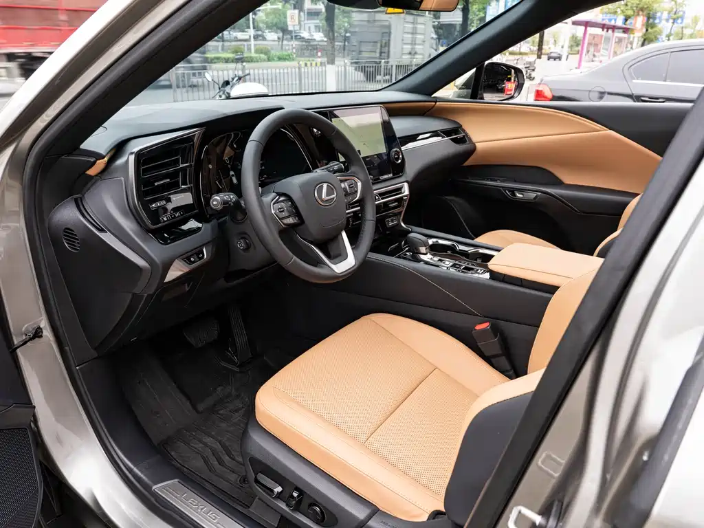 Lexus RX 2025 300