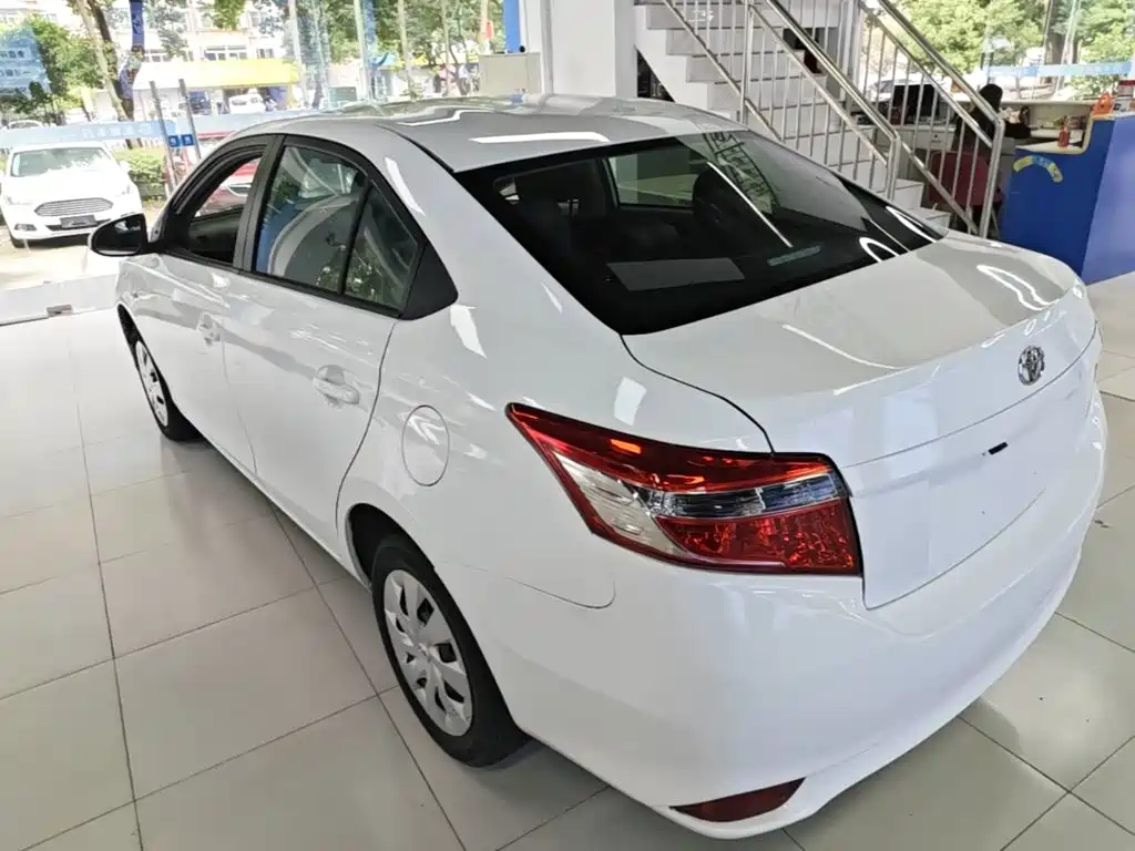 Toyota Vios — миниатюра 5