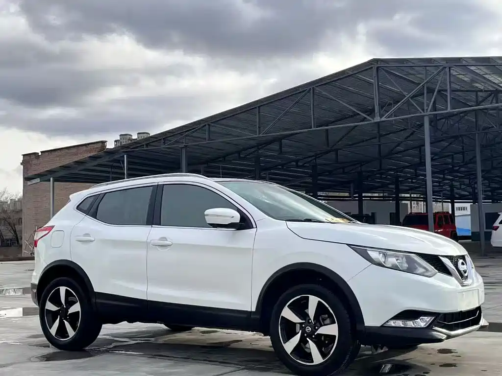 Nissan Qashqai 2017 2.0L CVT Luxury V
