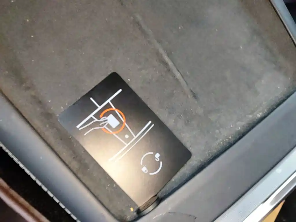 Tesla Model 3 — миниатюра 9