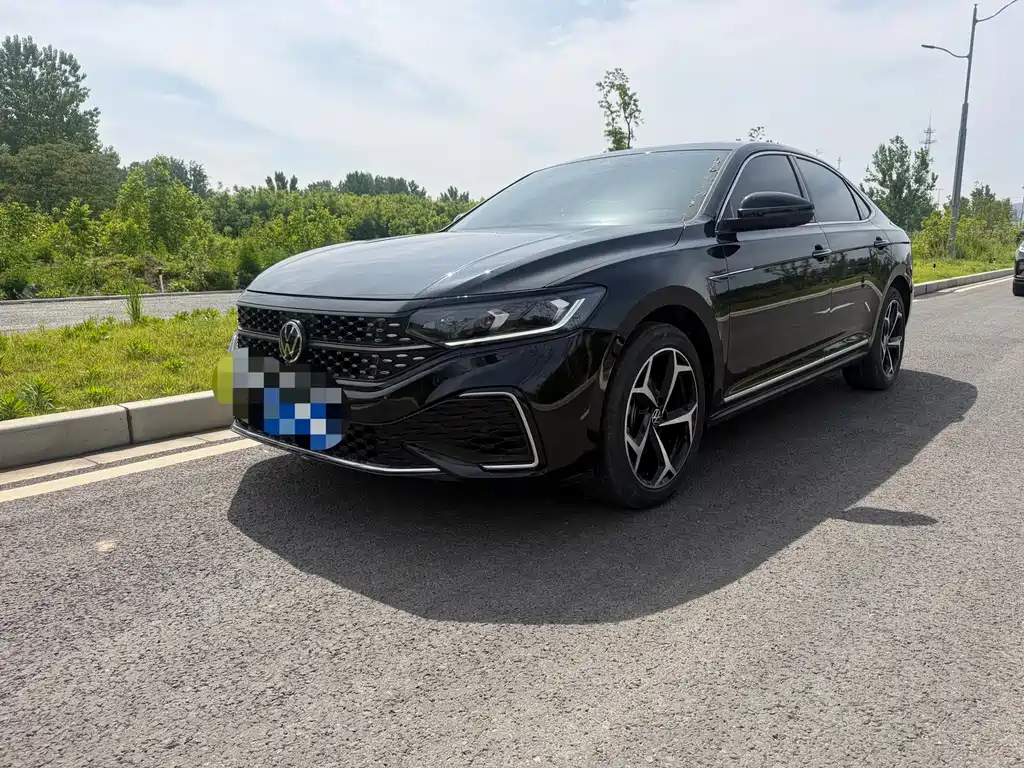 Volkswagen Passat 2025