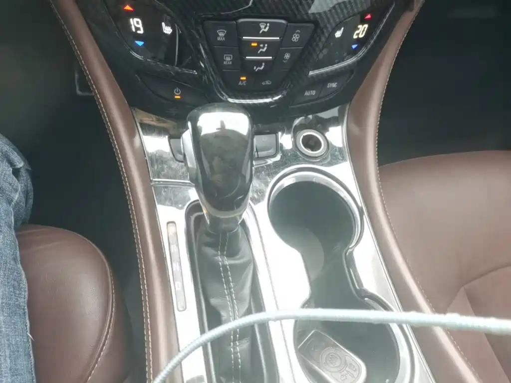 Buick Envision Plus — миниатюра 14
