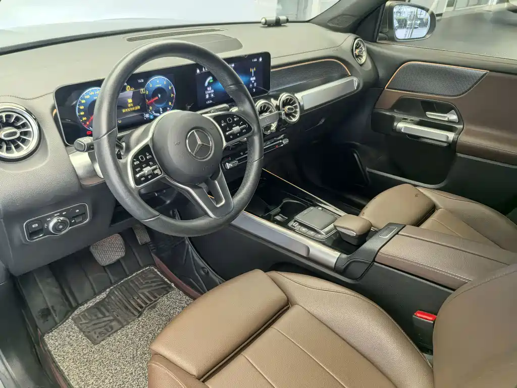 Mercedes-Benz GLB — миниатюра 12