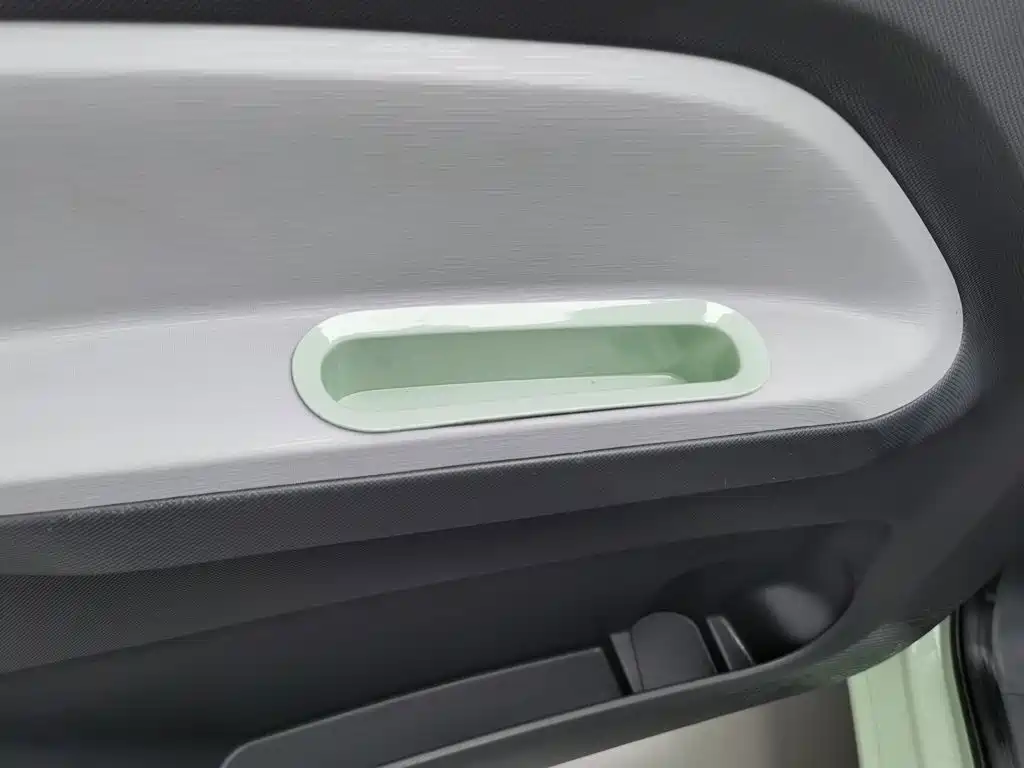 Wuling MINIEV — миниатюра 9
