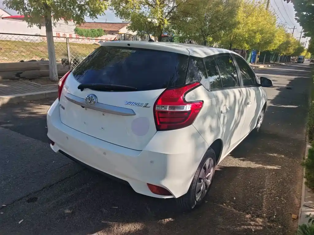 Toyota Yaris L — миниатюра 7