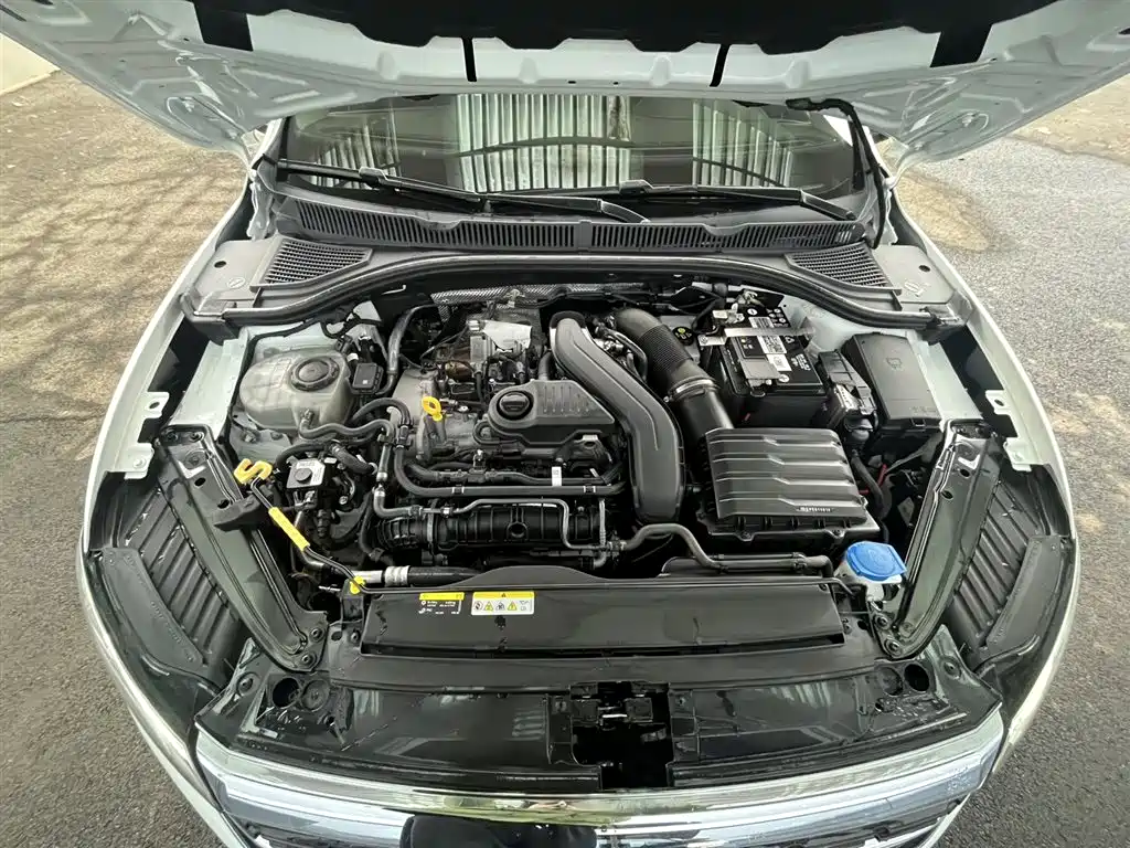 Volkswagen Sagitar 2023 300TSI DSG