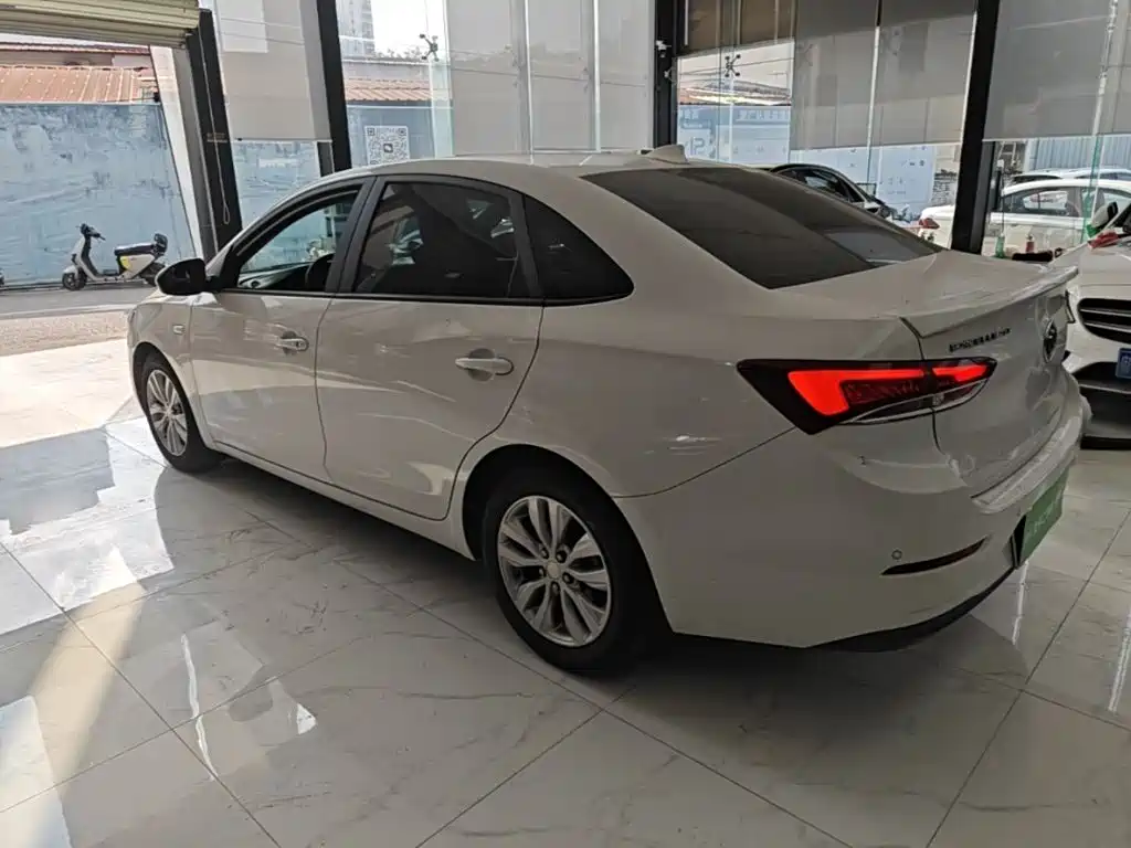 Buick Excelle — миниатюра 5