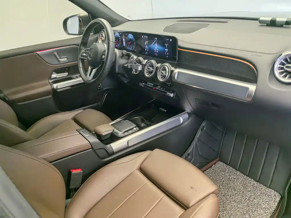 Mercedes-Benz GLB — миниатюра 13